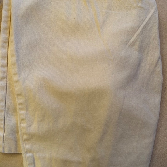 COUNTERPARTS Pastel Yellow Bermuda Chino Shorts Size 14 - Picture 5 of 5